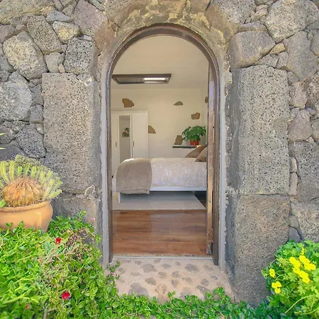 Holiday home Boutique In Old Canarian Winery, Lanzarote